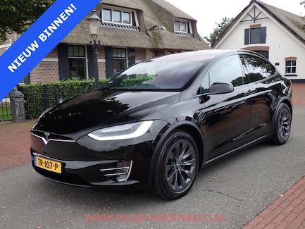 Tesla Model X 0