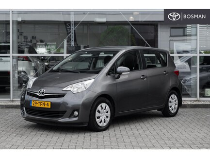 Toyota Verso-S 0