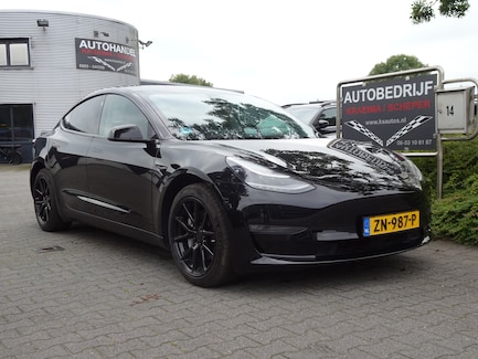Tesla Model 3 0