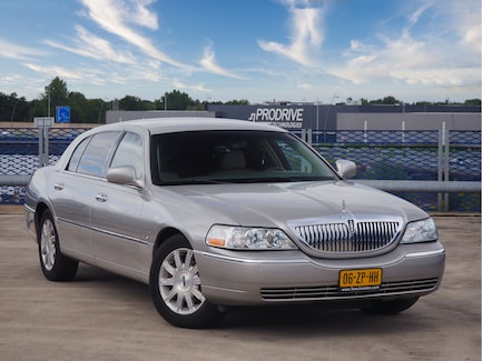 Lincoln Town Car 0