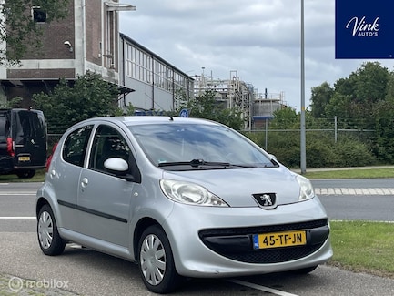 Peugeot 107 0