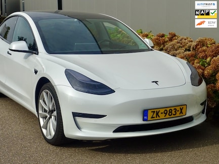 Tesla Model 3 0