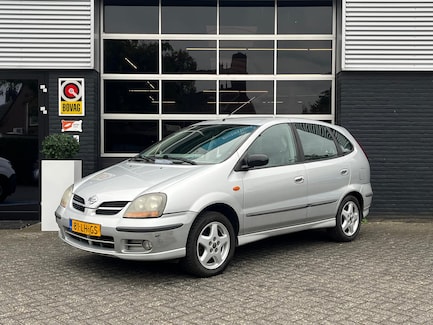 Nissan Almera Tino 0