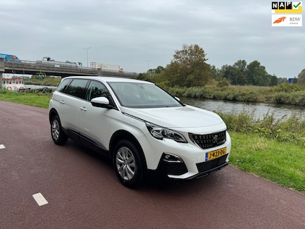 Peugeot 5008 0