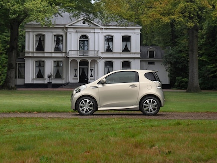 Aston Martin Cygnet 0