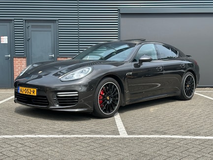 Porsche Panamera 0