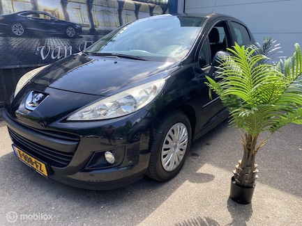 Peugeot 207 0