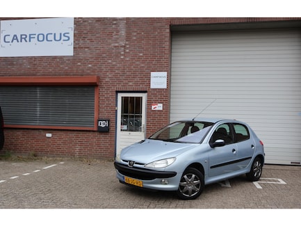 Peugeot 206 0