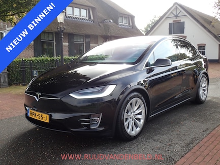 Tesla Model X 0