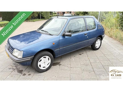 Peugeot 205 0