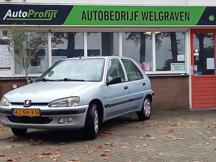 Peugeot 106 0
