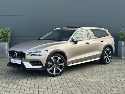 Volvo V60 Cross Country 0