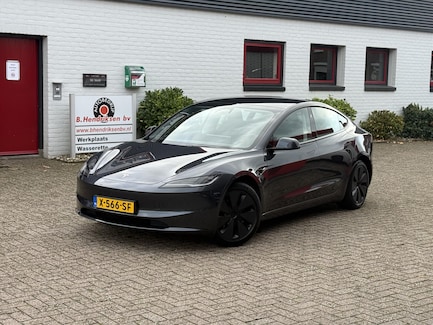 Tesla Model 3 0