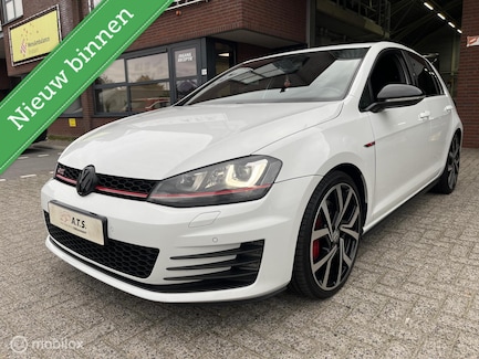 Volkswagen Golf 0