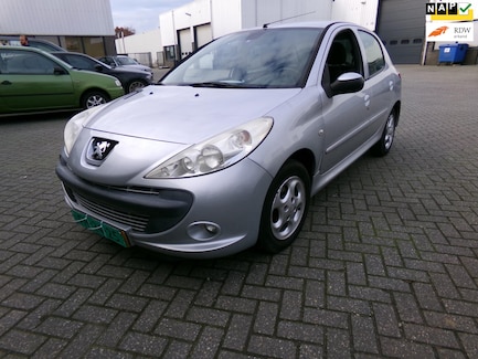 Peugeot 206+ 0