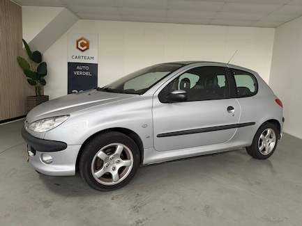 Peugeot 206 0