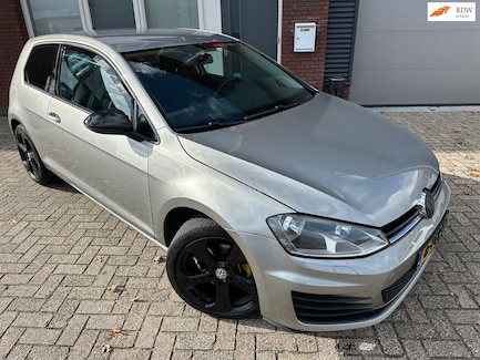Volkswagen Golf 0