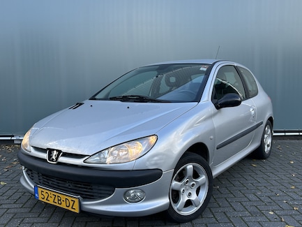 Peugeot 206 0
