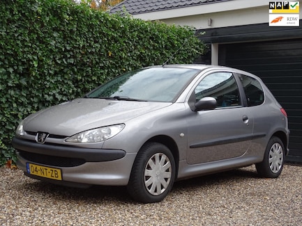 Peugeot 206 0