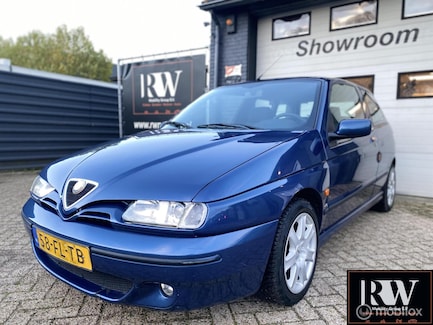 Alfa Romeo 145 0