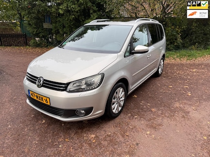 Volkswagen Touran 0