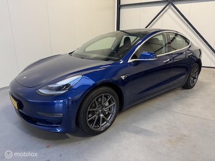 Tesla Model 3 0