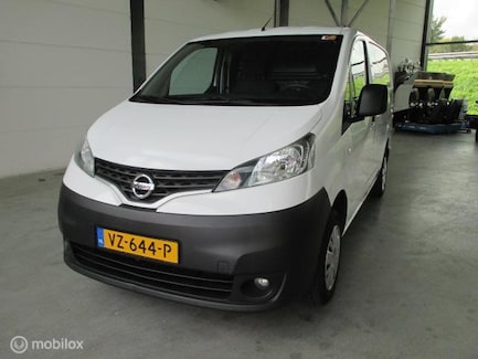 Nissan NV200 0