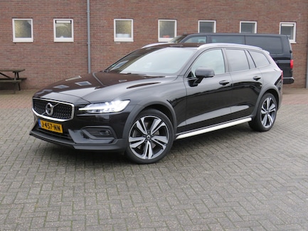 Volvo V60 Cross Country 0