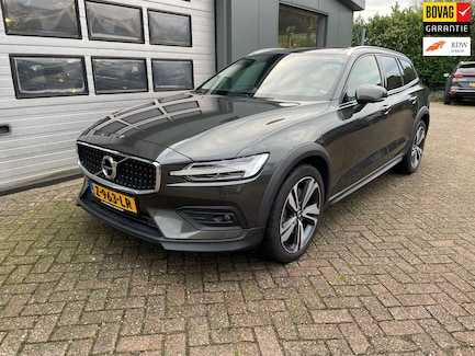 Volvo V60 Cross Country 0