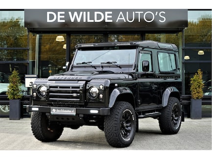 Land Rover Defender 0