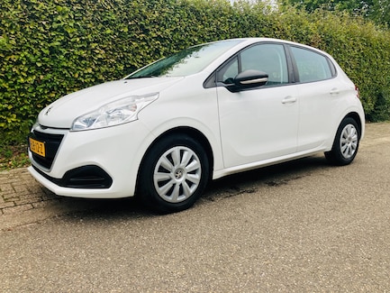Peugeot 208 0