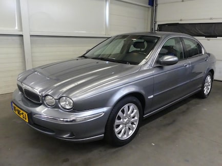 Jaguar X-Type 0