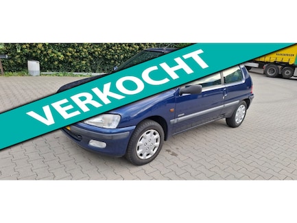 Peugeot 106 0
