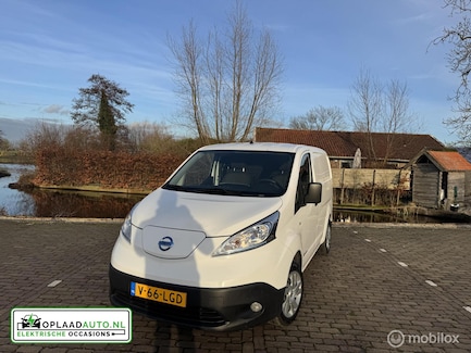 Nissan E-NV200 0