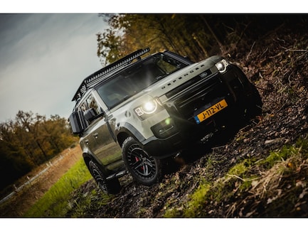 Land Rover Defender 0