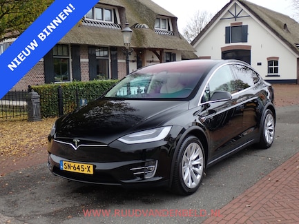 Tesla Model X 0