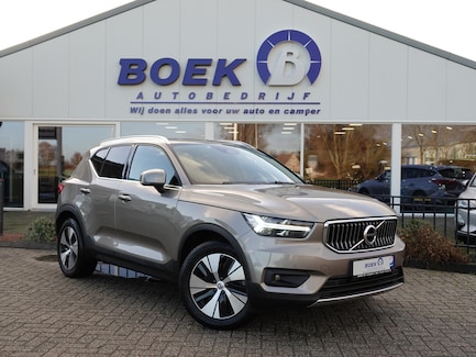 Volvo XC40 0