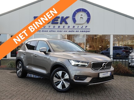 Volvo XC40 0