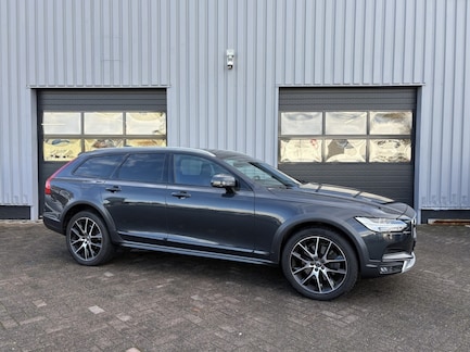 Volvo V90 Cross Country 0