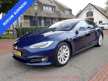 Tesla Model S 0