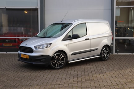 Ford Transit Courier 0