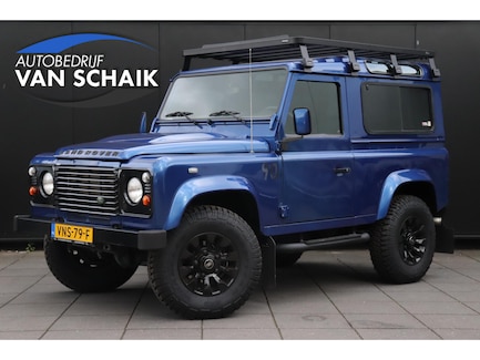 Land Rover Defender 0