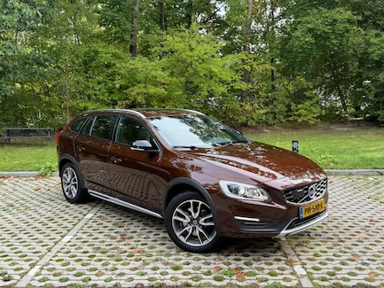 Volvo V60 Cross Country 0