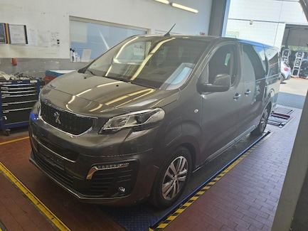 Peugeot e-Traveller 0