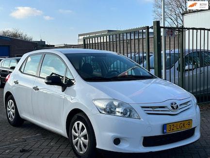 Toyota Auris 0