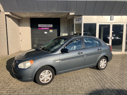 Hyundai Accent 0