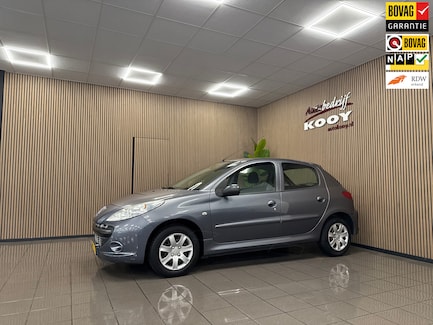 Peugeot 206+ 0