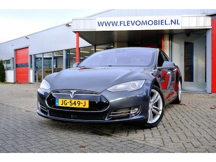 Tesla Model S 0