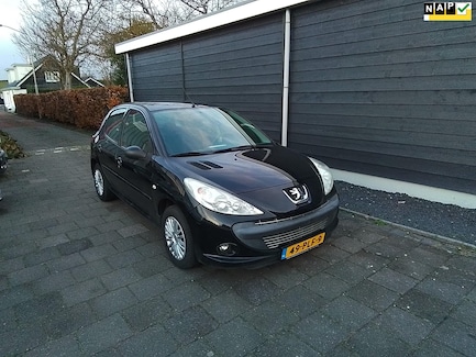 Peugeot 206+ 0