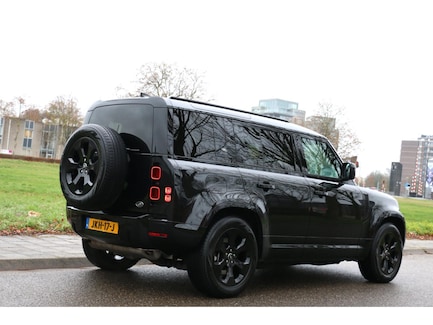 Land Rover Defender 0